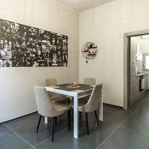 https://residenza-grazioli-2.hotelinveneto.com